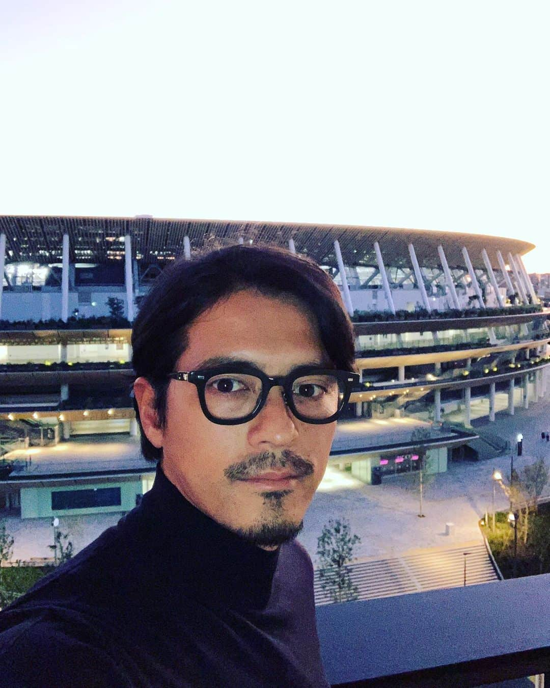 鈴木啓太さんのインスタグラム写真 - (鈴木啓太Instagram)「新国立に隣接🏟 三井ガーデンホテル神宮外苑の杜プレミア。 ・ ・ 内覧&宿泊会に行ってきました。 部屋の目の前には、新国立競技場が👀 ・ ・ 部屋はもちろん、綺麗な夜景や、広々とした大浴場、パウダールームも使いやすかった👍 ・ ・ #三井ガーデンホテル神宮外苑の杜プレミア #新国立競技場 #神宮外苑 #ホテル #athlete #hotel #trip #business #pr」11月15日 19時57分 - keita.suzuki.official