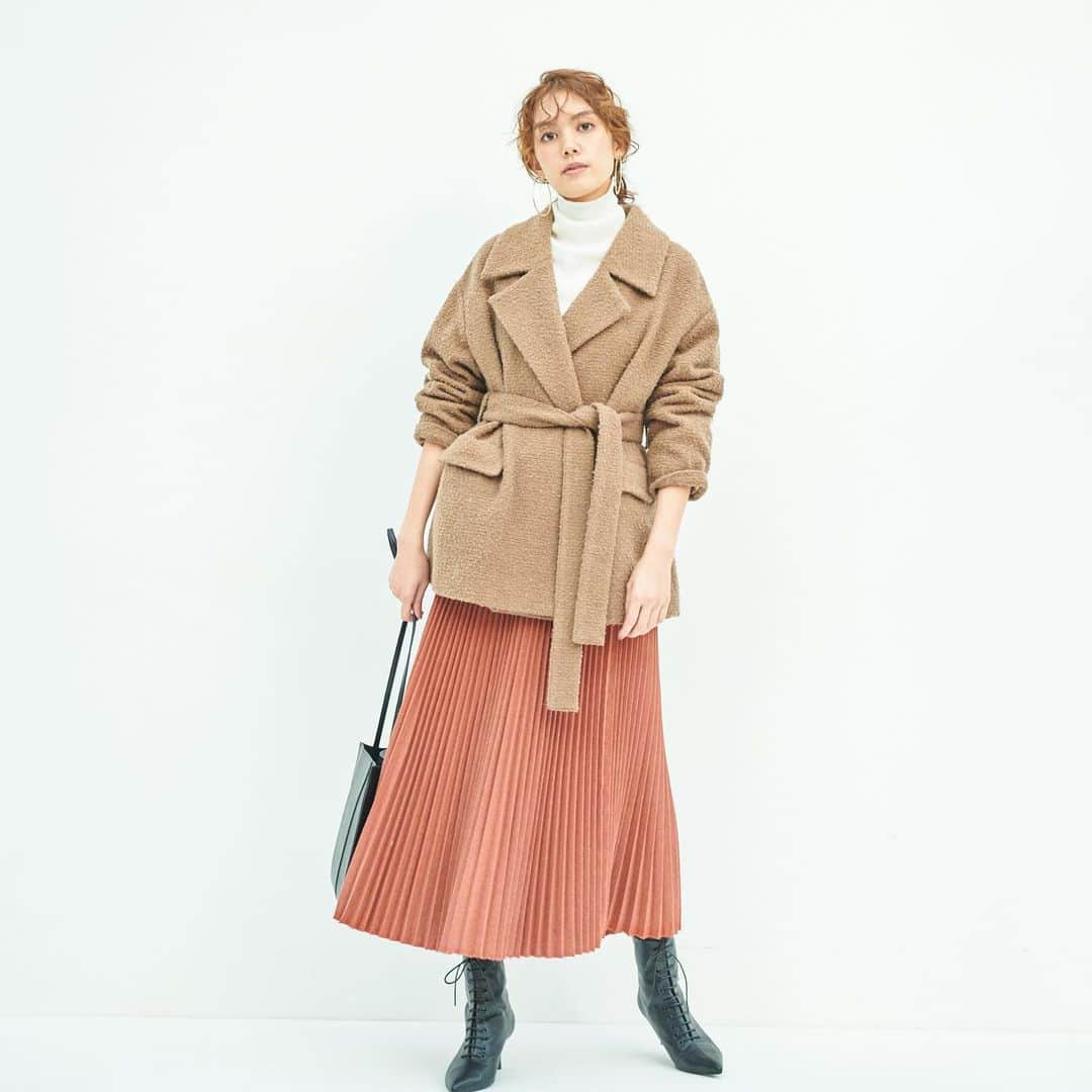 milaowen_officialさんのインスタグラム写真 - (milaowen_officialInstagram)「Limited Color SKIRT  Coat 21,000yen+tax Knit tops 6,800yen+tax Skirt(Limited Color) 9,000yen+tax﻿  TOP URLよりご覧頂けます。  公式LINEのお友達登録していただくとOFFICIAL ONLINE STOREで使える¥1,000クーポンプレゼント！﻿ ﻿ ﻿  #milaowen #ミラオーウェン」11月15日 20時00分 - milaowen_official