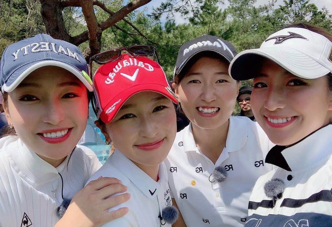 山下美樹さんのインスタグラム写真 山下美樹instagram 今日の21時からはゴルフサバイバルです 第1 2回は終っちゃったけど見てね みんな同級生 そして 大好きなゴルフ場 ゴルフ Bs日テレ ゴルフサバイバル 11月15日 時02分 Miki 0245