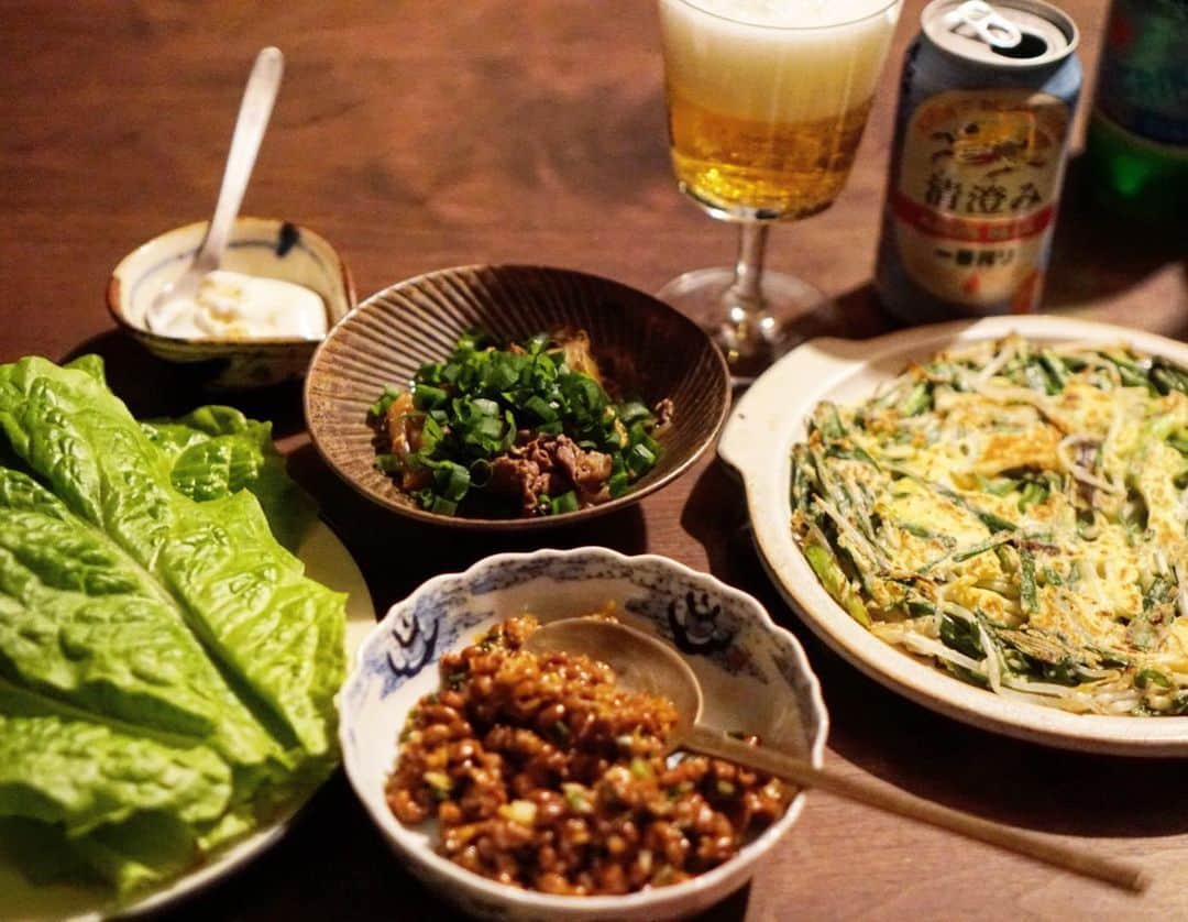 のインスタグラム：「○金曜日の晩酌○ ・ 納豆そぼろのサンチュ巻き 肉豆腐(昨日の残り じーまみー豆腐 もやしとニラと九条葱のチヂ ・ 一番絞り清澄みで 金曜日おつかれさーん🍻 ・ また大豆😂 イソフラボンの取りすぎって大丈夫かしら🤔 #晩酌 #晩ごはん #夕飯 #おうちごはん #うちごはん #夜ごはん #dinner #納豆そぼろ #納豆 #レタス巻き #清澄み」