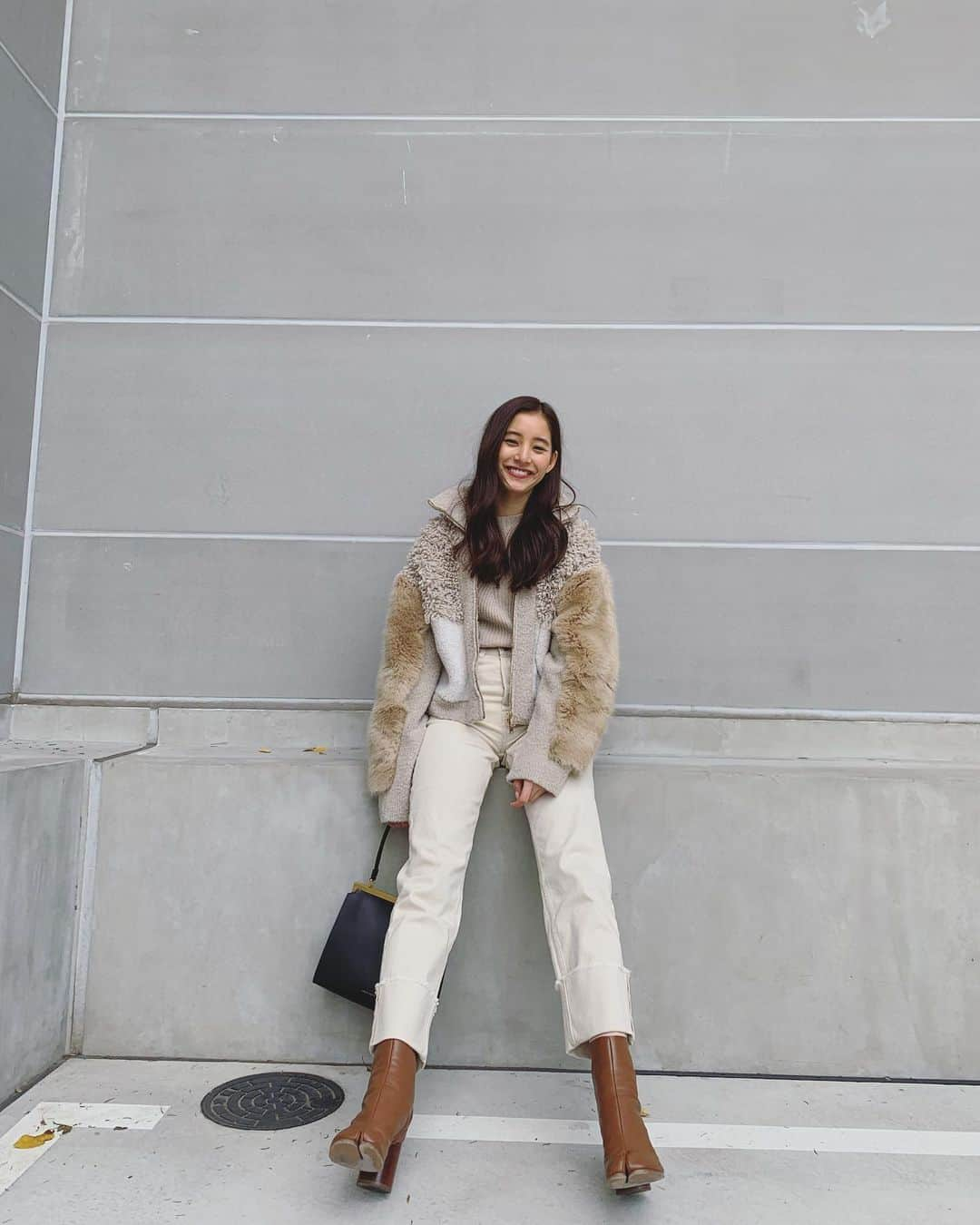 新木優子さんのインスタグラム写真 - (新木優子Instagram)「私服 jacket : @stellamccartney  knit tops : @randeboo_official  bottom : @hm  boots : @maisonmargiela  bag : @mansurgavriel  #fashion #mystyle」11月15日 20時32分 - yuuuuukko_