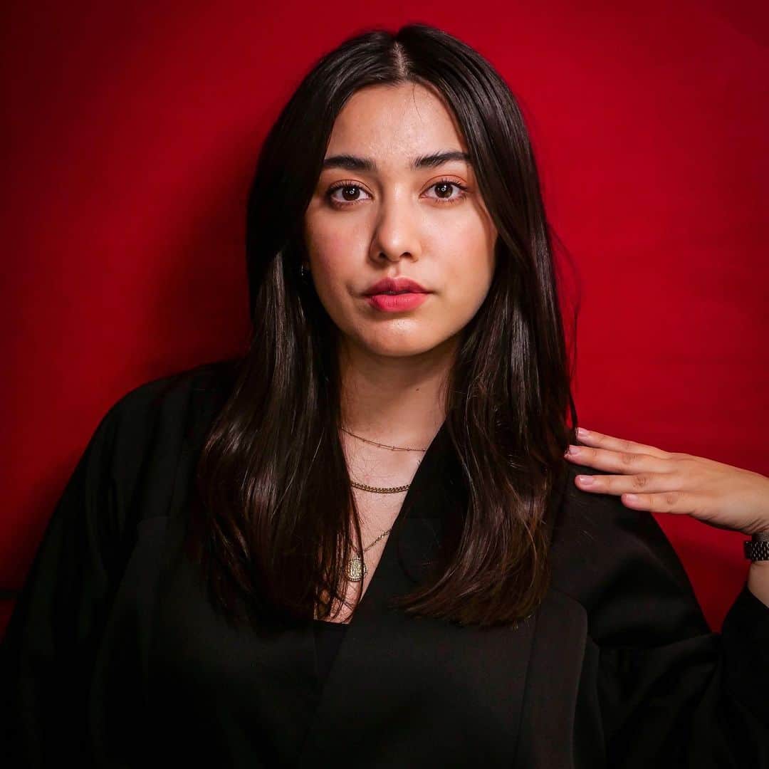 のインスタグラム：「Ever since I was a little girl my dream was to be a make up artist and I remember when I started working one of the first things I ever bought was MAC Studio Fix because everyone in my field of work was using it as their go to powder for shoots. I might not be a make up artist (yet😋) but I’m still living a dream of mine which is to now work closely with a brand that I have been using for more than 10 years now! Thank you @maccosmeticsph and @_nicoleeey for making my dream come true to work with this brand constantly and closely! Watch my newest YouTube video to see MAC Sr Manager of Makeup Artistry @reganrabanal teach me the latest makeup trends! ❤️❤️」