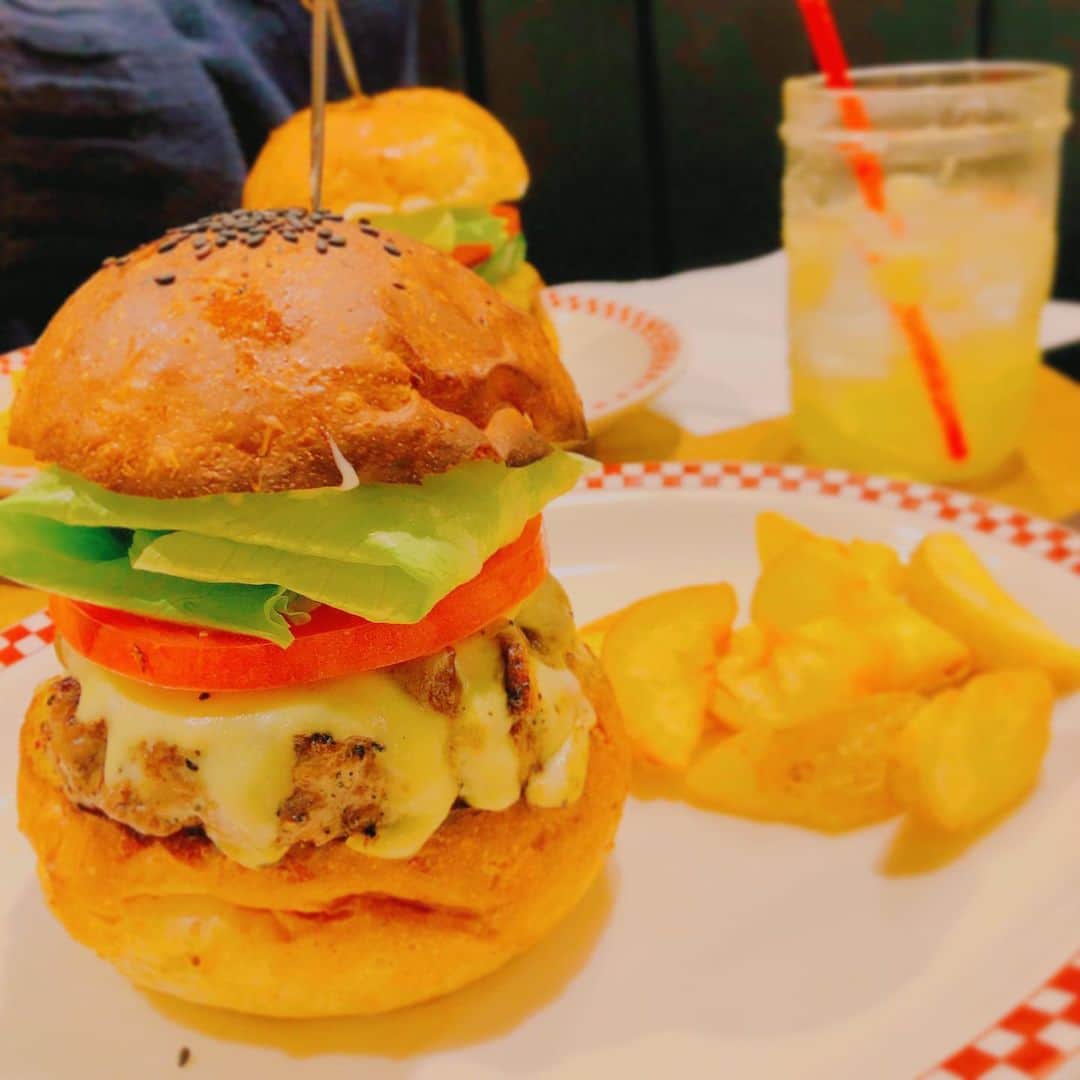 antenna* officialのグルメインスタ