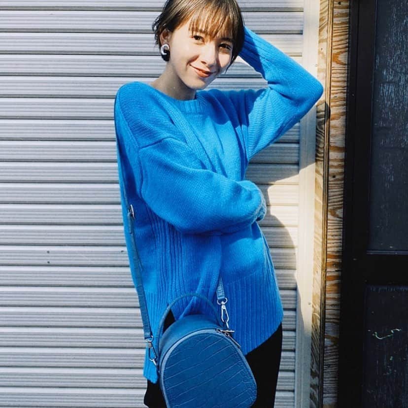 ジョンブルさんのインスタグラム写真 - (ジョンブルInstagram)「.﻿ .﻿ Thank you ! @lisabayne_official ﻿ ﻿ 【JOHNBULL】Knit﻿ lot.ZC505﻿ color. blue﻿ price. ¥16,000(+tax)﻿ ⇒ https://www.privatelabo.jp/category/GT101/45021613.html﻿ ﻿ ﻿ ﻿ #johnbull #johnbullsnap #johnbullprivatelabo #johnbullonlinestore #staffsnap #fashionsnap #knit #coordinate #2019fw #newarrivals #coordinate #snap #autumnfashion #winterfashion ﻿ #ジョンブル #ジョンブルスナップ #ジョンブルプライベートラボ #スタッフスナップ #ニット #コーディネート #ファッションスナップ #2019秋冬商品 #新作入荷 #コーディネート #スナップ #秋服 #冬服﻿ ﻿ ﻿ ﻿ #repost @lisabayne_official﻿ ・・・﻿ 🧞‍♂️🦋🦕🐬💧いろんなブルー」11月15日 21時06分 - johnbull_private_labo