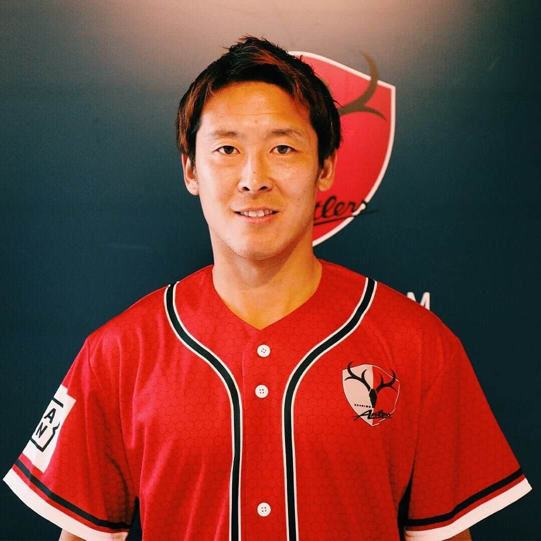 鹿島アントラーズさんのインスタグラム写真 - (鹿島アントラーズInstagram)「「DAZN×アントラーズ特製Tシャツ」プレゼントキャンペーン！  11/30 ホーム最終節の神戸戦で2ヶ月間無料キャンペーン中のDAZNに新規ご入会いただいた方、DAZN年間視聴パスをメルペイでご購入された方に、3選手のうち1選手の背番号とネームの入った特製Tシャツをプレゼント！  皆さん、ホーム最終節もともに戦いましょう！  #鹿島アントラーズ #kashimaantlers #内田篤人 #永木亮太 #土居聖真 #DAZN #DAZNフットボール #特製Tシャツ」11月15日 21時00分 - kashima.antlers