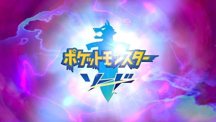 谷岸玲那のインスタグラム：「今日発売のポケモンソード・シールド早速やってるんだけど、ポケモンキャンプの時のポケモン鬼かわいい🥺💕 料理できるの楽しいし、着せ替えとかメイクとか自分好みに出来るの！この子可愛いくない？！ バンギラスってシールドなのね😭 でもサザンドラいるから我慢しよ…。 #ポケモン剣盾 #ポケモン #ポケモンソードシールド  #Ray公認インフルエンサー  #ゲーム女子 #スタダGG #RenamarU #pokemon #game #instagood」