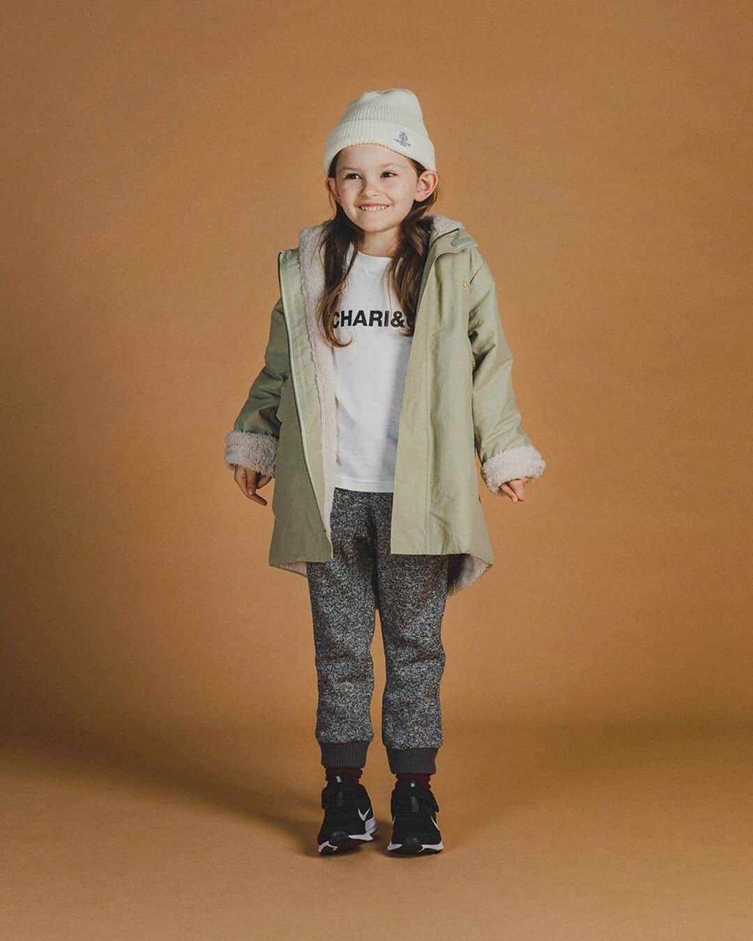 ビームスさんのインスタグラム写真 - (ビームスInstagram)「"Daily Use" Kodomo BEAMS 2019A/W Outerwear Collection  通園・通学から、レジャーにも幅広くこどもたちが暖かく快適に過ごせるように。 男の子も女の子も長く着られるベーシックさと、 機能性を兼ね備えたアウターで冬の毎日をハッピーに。  @kodomo_beams  #こどもビームス #kodomobeams #ビームス #beams #こども服 #kids #代官山 #二子玉川 #神戸 #outerwear #coat #blouson #アウター #コート #ブルゾン」11月15日 21時25分 - beams_official