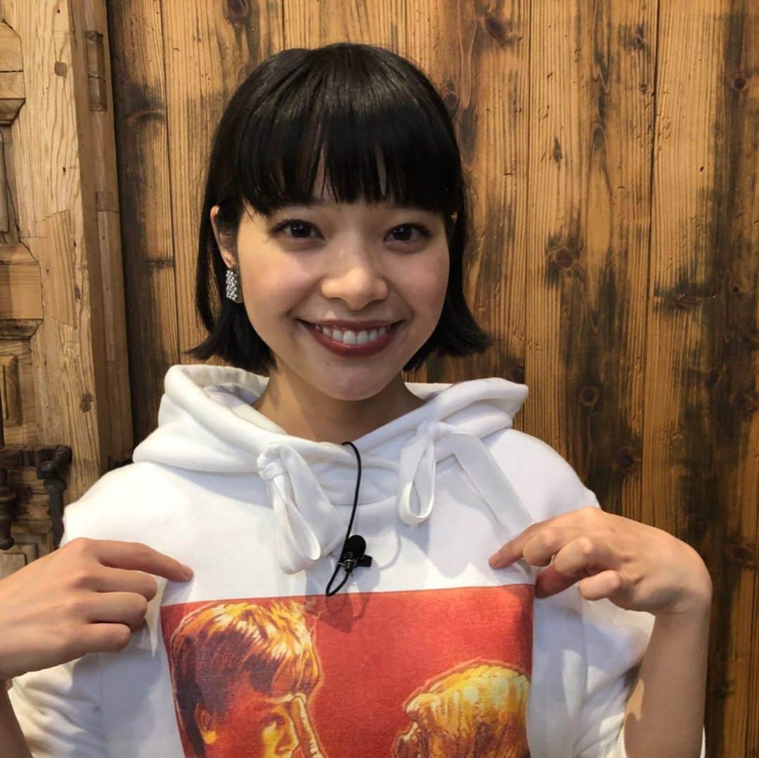 岸井ゆきののインスタグラム：「明日11/16の朝11:21〜 フジテレビの『KinKi Kidsのブンブブーン!』に出演します😇 5つ星お米マイスターでお米のプロ・ 西島豊造さんが厳選してくださった全国各地のブレンド米を KinKi Kidsのお二人と食べ比べします🥰 炊き立てのおいしいご飯をお話ししながらたくさん食べて、あっという間に終わってしまいました。 素敵な機会を！ありがとうございます！！ お米の研ぎ方や、食事のこだわりなども話しているのでぜひぜひご覧くださいませ😉😉🍚🍚 #kinkikidsのブンブブーン  #月の獣」
