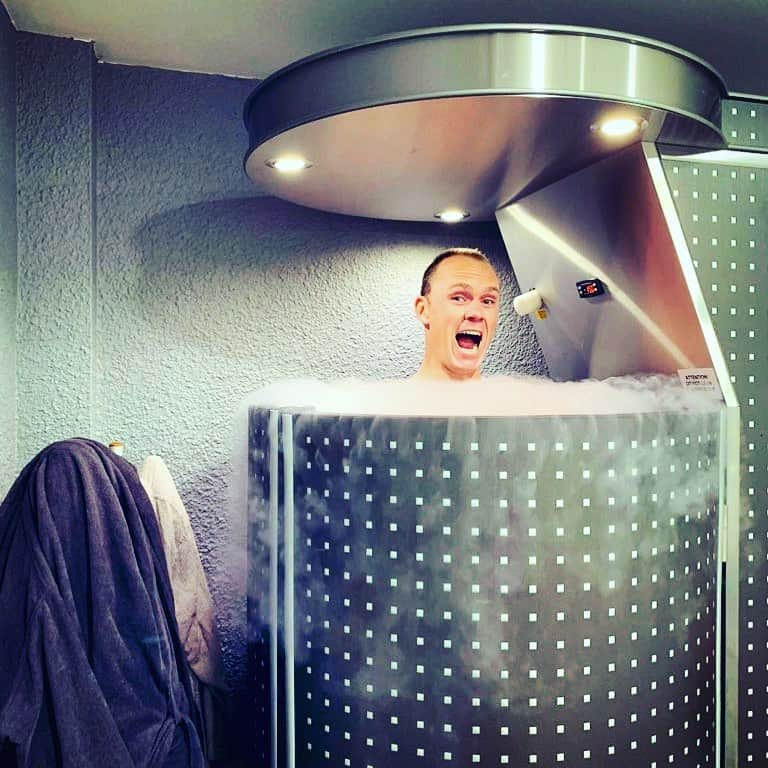 クリス・フルームのインスタグラム：「‪In today’s episode of my recovery  #RoadToTDF2020  #RoadToTokyo2020 #cryotherapy @alexbaccili @caps_academy ‬」