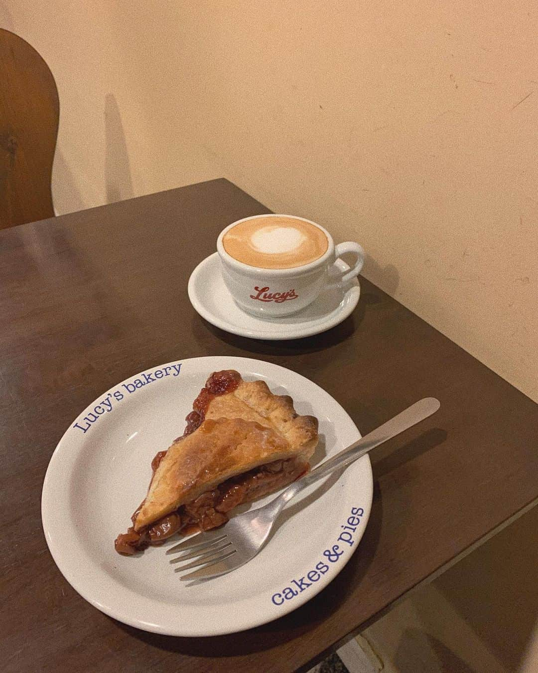 中谷愛さんのインスタグラム写真 - (中谷愛Instagram)「cherry pie☕︎🥧」11月15日 22時11分 - aixox3