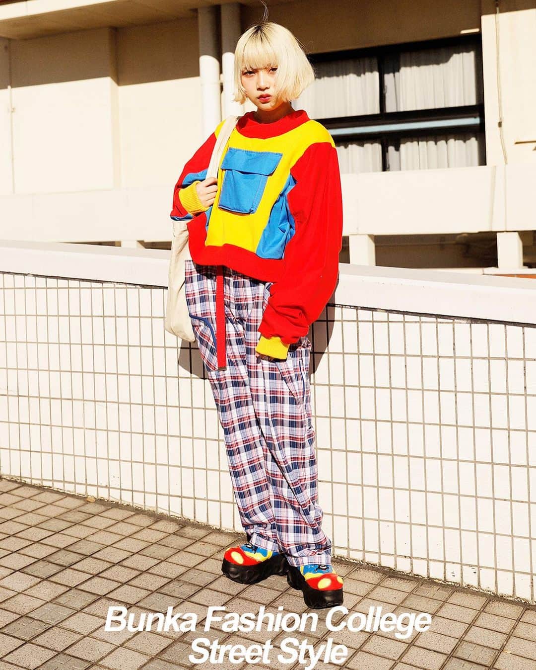 Droptokyoさんのインスタグラム写真 - (DroptokyoInstagram)「BUNKA FASHION COLLEGE SNAP  @bunka_fc  #文化服装学院 #bunkafashioncollege#pr#streetstyle#droptokyo#tokyo#japan#streetscene#streetfashion#streetwear#streetculture#fashion#shibuya#shinjuku Photography: @yuri_horie_」11月15日 22時13分 - drop_tokyo