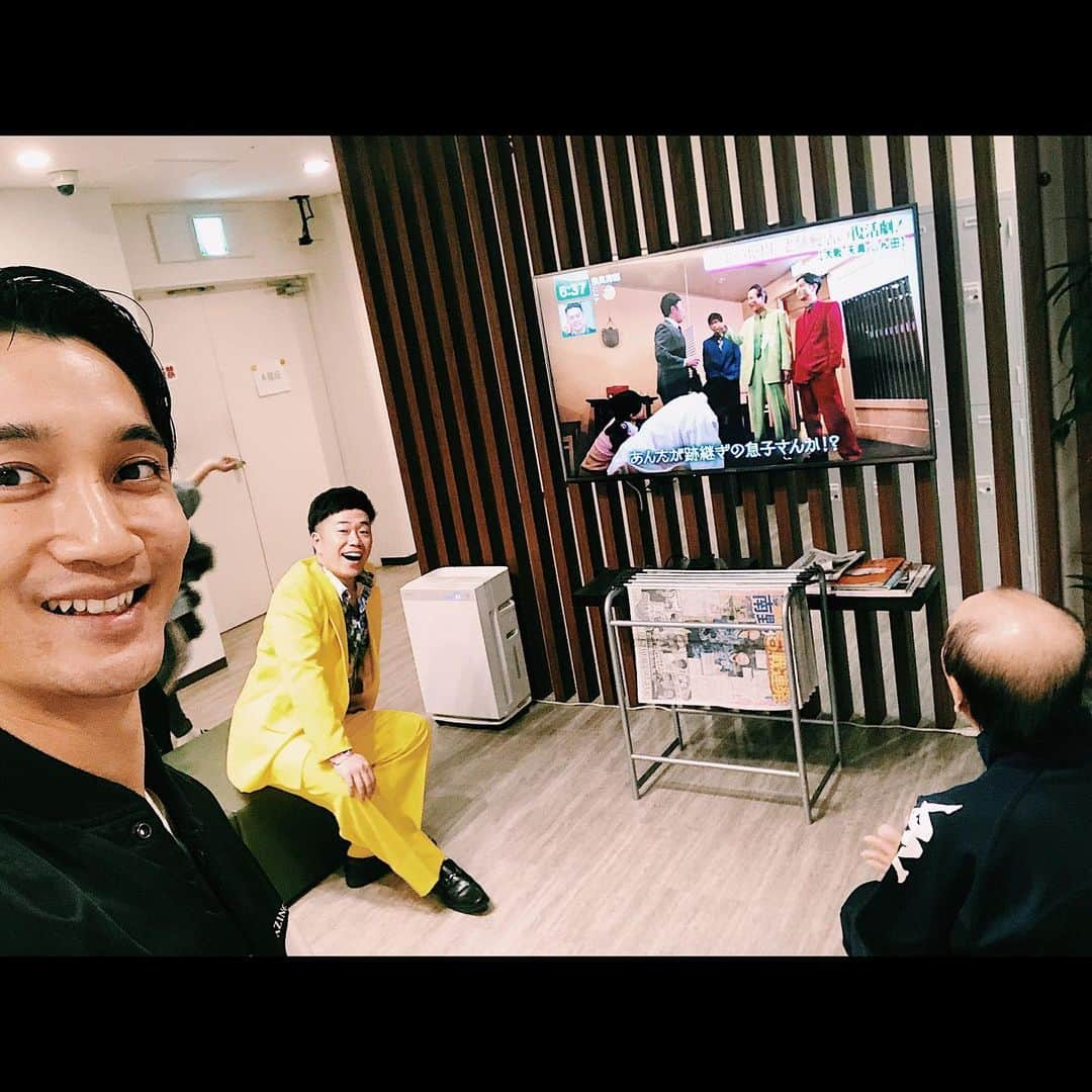 桜井雅斗さんのインスタグラム写真 - (桜井雅斗Instagram)「今日夕方に放送されたニュース番組『ミント！』の中の、アメイジング劇場に、僕がチラッと出ていました！  気づいた方は、いらっしゃいましたでしょうか？😊 楽しい撮影でした！NGKのロビーで、吉田裕さん、やなぎ浩二師匠と見てました📺  #吉本新喜劇 #よしもと新喜劇 #新喜劇 #FM802」11月15日 22時21分 - mst44