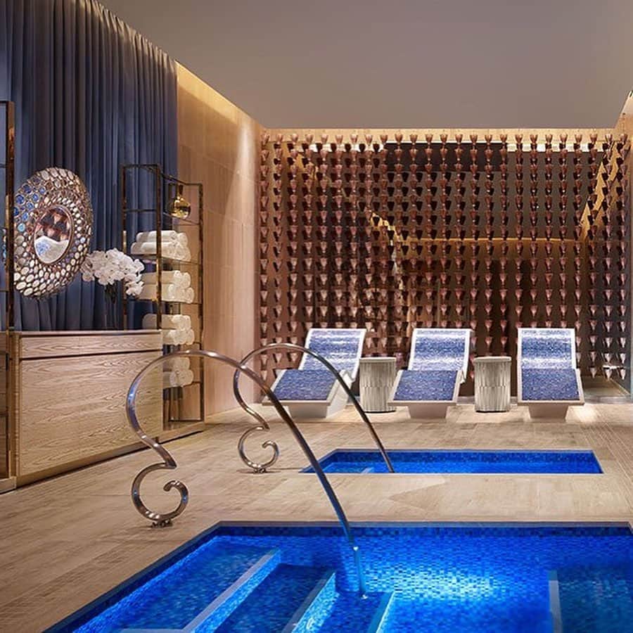 Biologique Recherche USAさんのインスタグラム写真 - (Biologique Recherche USAInstagram)「We are proud to announce our partnership with the The Spa at @encorebostonharbor. The stunningly-designed space features many ‘scenes’ within the facility and establishes a mood for guests that heightens individual experience to new levels. Offering a selection of Biologique Recherche hyper-customized treatments, the spa reflects the belief that health and wellness depend on a delicate balance between the mind, body, and spirit. Committed to solely use the highest quality of ingredients in the products offered to their guests, The Spa at Encore Boston Harbor partners with Biologique Recherche to guarantee authentic experiences. • • • #biologiquerecherche #passion #expert #beauty #skin #skincare #facecare #followyourskininstant #buildingbetterskin #skininstant #encorebostonharbor #spa #boston #treatyourself #treatment #hypercustomized #weekend」11月16日 7時48分 - biologique_recherche_usa