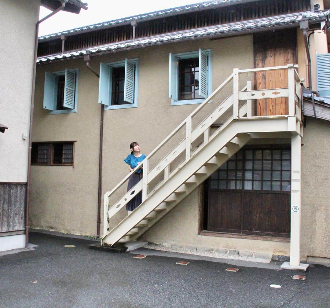 辻詩音のインスタグラム：「来ないでと願っても夜は来る そして朝も来てしまうでしょう？ じっくり噛み締めてみる〜 🎧「Magic hour」歌ってる人-わたし」