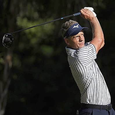 ルーク・ドナルドのインスタグラム：「Solid start today here @mayakobagolfclassic - 8.5 inches of rain fell from Monday to Thursday so a big shoutout to all the grounds crew and everyone else who helped get the course ready for us today 👏🏼 #66 🐝 🐺 🏌🏼」