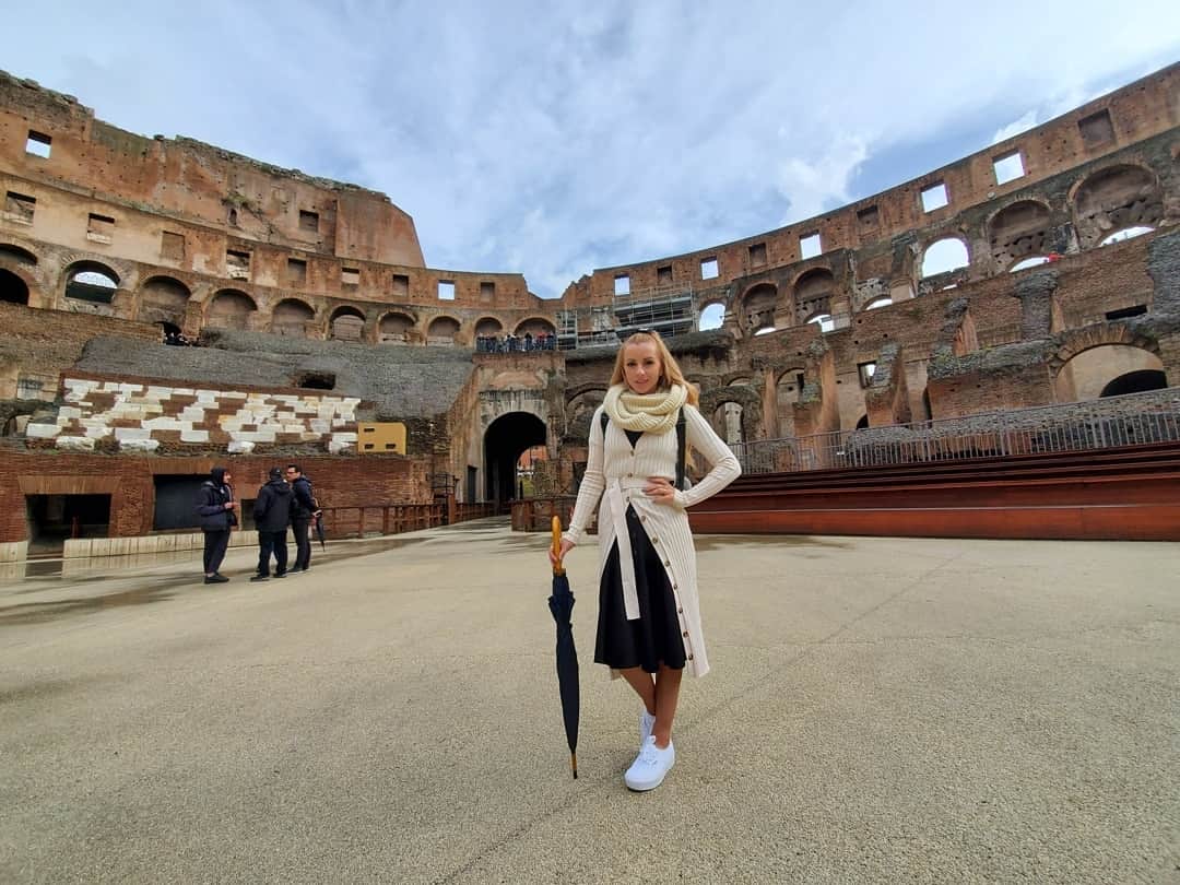レクシー・ベルさんのインスタグラム写真 - (レクシー・ベルInstagram)「Rome, Part 1 . . . #vaticancity #sistinechapel #theforum #colosseum #rome」11月16日 8時59分 - omgitslexi