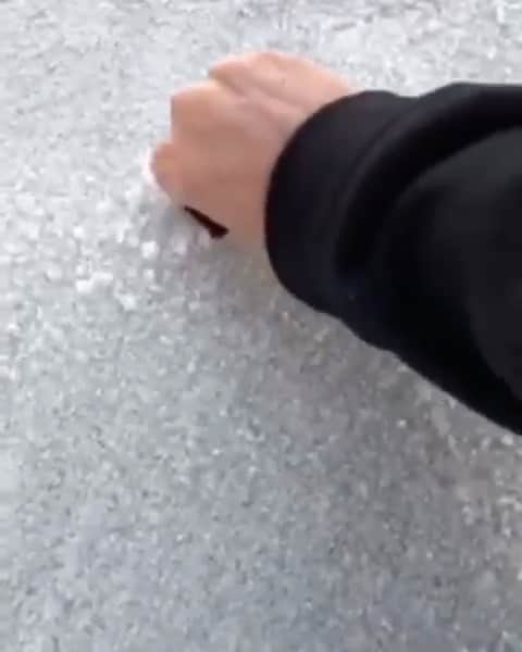 The Best From Vineのインスタグラム：「Good enough I guess.. 😂 📹 @sethfritz . Follow @bestofbviral . #winter #icescraper #funny #comedy」