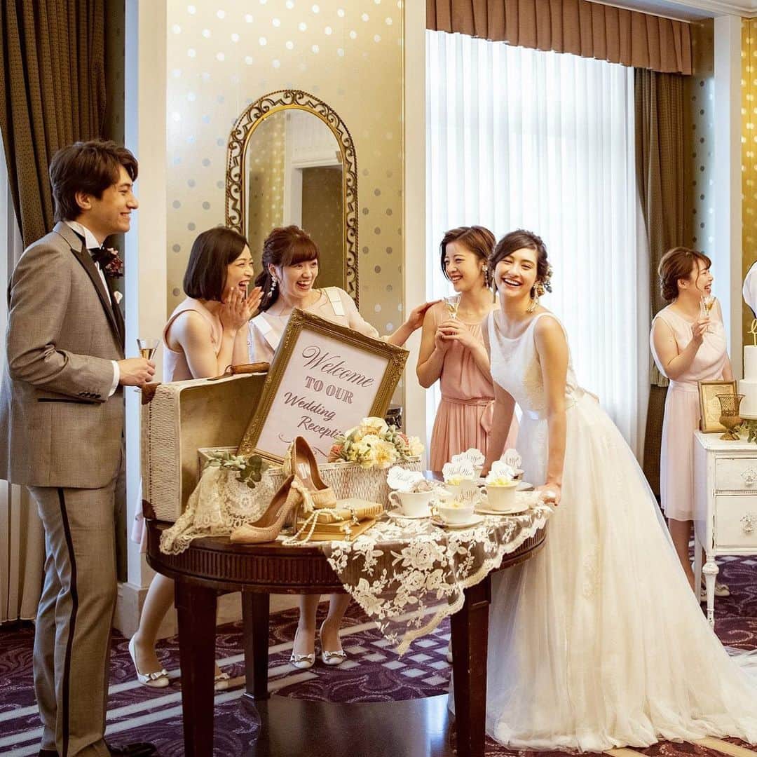 ホテルモントレ仙台ウエディングのインスタグラム：「. . ウエルカムスペースは、結婚式の大切なゲストをお迎えする最初の場所✨ . おしゃれな装飾グッズで綺麗に飾って、おもてなしの気持ちを伝えよう💍 . 大好きなお花を沢山使って、パーティー会場に統一感を持たせながら装飾♫ 親しいゲストと楽しいひと時を過ごしながら、思い描いたウェディングを叶えよう✨ . . ○●○●○●○●○●○●○●○●○●○●○●○●○●○● #ホテルモントレ仙台 #モントレ仙台 #仙台駅前 #花嫁会 #モントレウェディング #モントレ花嫁 #仙台婚 #仙台花嫁 #宮城花嫁 #素敵 #ウェディングニュース #プラコレ花嫁 #ゼクシィ花嫁 #卒花 #プレ花嫁 #プレ花嫁準備 #フォトジェニック #特別な幸せがはじまる場所 #ウェディングフォト #日本中のプレ花嫁さんと繋がりたい  #楽しい時間 #インスタ映え #marry花嫁 #marryxoxo #love #hotelmonterey #wedding  #beautiful #dress #party ●○●○●○●○●○●○●○●○●○●○●○●○●○●○」