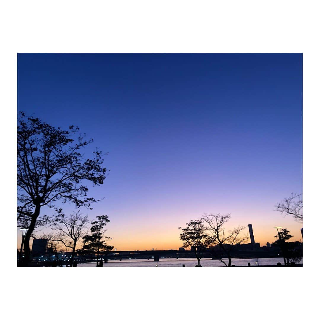 涼邑芹のインスタグラム：「すごい綺麗な空だった✨ #空 #景色 #夕方 #photo」