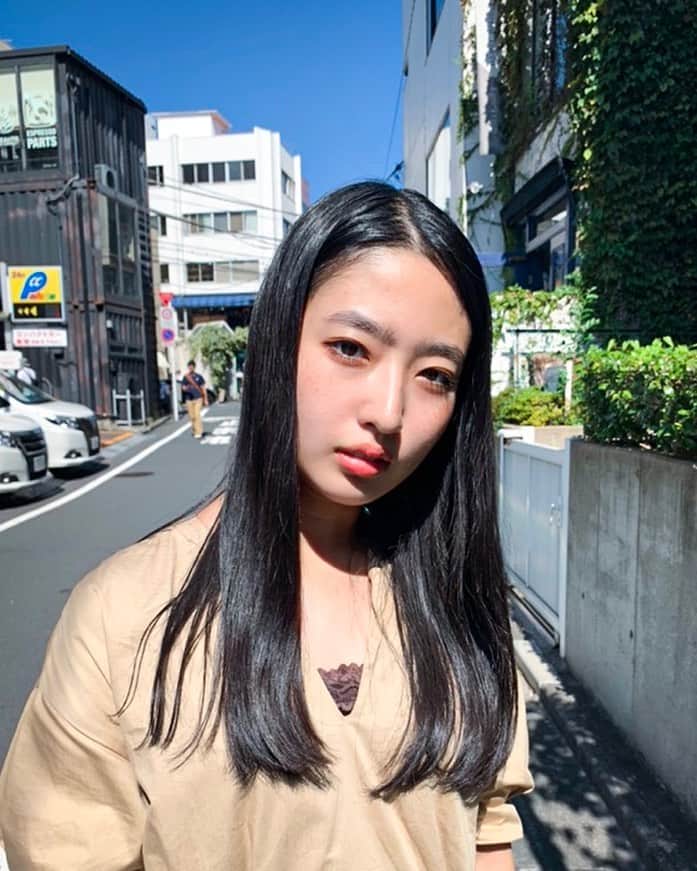 のインスタグラム：「寒いねえ 布団があったかくて幸せ おやすみ〜 #寝る#睡眠#冬#冬眠」