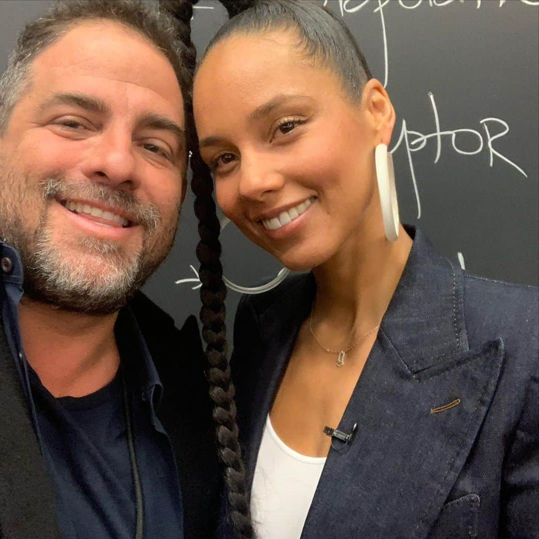 ブレット・ラトナーさんのインスタグラム写真 - (ブレット・ラトナーInstagram)「A story of regret and Karma.....I first met @aliciakeys several years ago when her mentor @clivejdavis introduced us so I could direct her music video for her song #Karma I didn’t end up doing it because of a conflict I had where I had already committed to directing a video for @mariahcarey Since I wasn’t available to direct it Alicia graciously asked me if she could use my concept which was to shoot in my favorite country #DominicanRepublic at the Ampithater in #AltosDeChavon The video came out great! The irony was that both the video I directed for Mariah and Alicia’s video came out at the same time and were both nominated for an @mtv music video award in the same category. Ironically Alicia won. Alicia is such an amazing talent and incredibly down to earth with tremendous humility and heart. #Karma」11月16日 1時25分 - brettrat