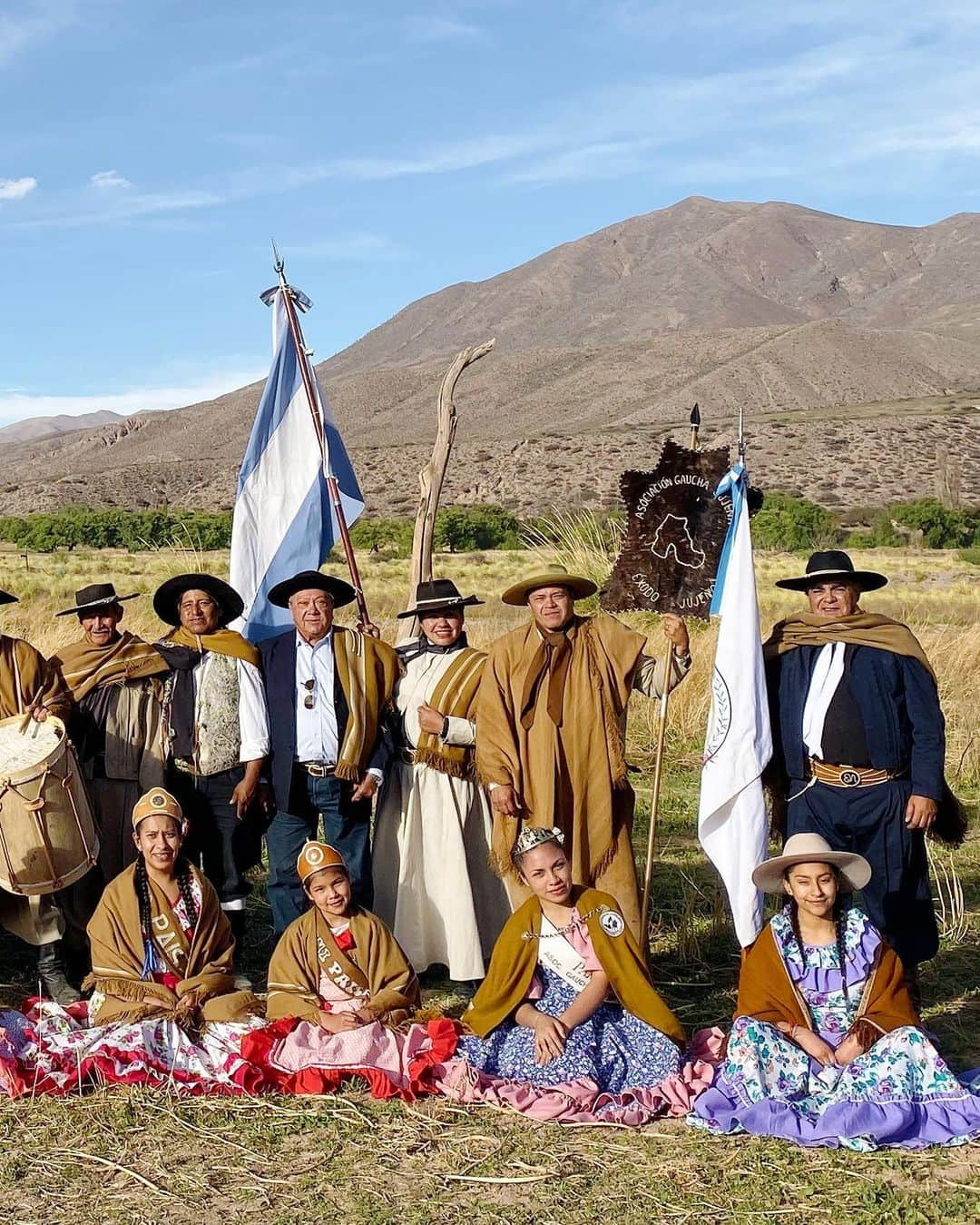 appleさんのインスタグラム写真 - (appleInstagram)「Commissioned by Apple. "Gauchos are the backbone of agriculture in Argentina. Female gauchos have existed since the culture was born. Julia, the hero of our story, is the perfect example of how gaucho women lead a community, starting with their families." #fiestadelatradicion #ShotoniPhone by Marco V. @marcovernaschi Check IGTV for more.」11月16日 1時27分 - apple