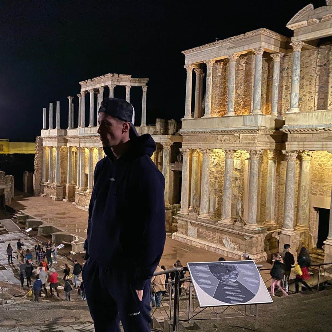 フェルナンド・トーレスのインスタグラム：「#teatroromanomerida #merida #spain #🇪🇸」