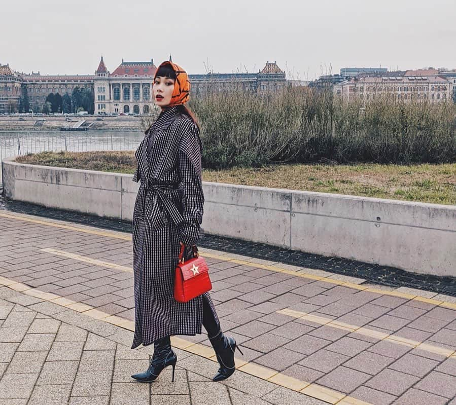 マドモアゼル・ユリアさんのインスタグラム写真 - (マドモアゼル・ユリアInstagram)「Thank you for having me Budapest fashion week 💖🇭🇺💖 I had such a great time🥰  今回のブダペストはブダペストファッションウィークの為の訪問でした！💖🇭🇺💖 とっても素敵な時間を過ごせて幸せでした！！皆様、ありがとうございました！🙇🏻‍♀️💖 まだまだUPできてない写真がいっぱいあるのでまたUPしちゃいそう😳 珍道中にお付き合い頂いたさおりちゃんもありがとうー❤️🥺❤️ @spiceofeurope @bcefw @hfdagency #spiceofeurope #bcefw #bcefwss20 #ブダペスト #ファッションウィーク」11月16日 1時50分 - mademoiselle_yulia