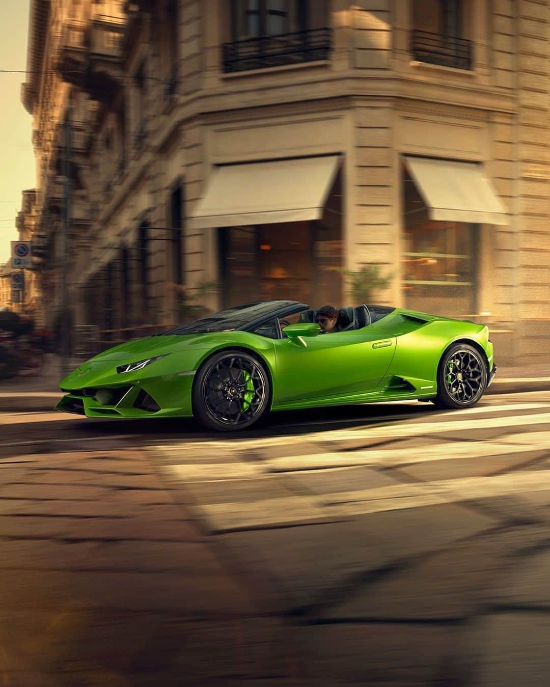 ランボルギーニさんのインスタグラム写真 - (ランボルギーニInstagram)「Evolution is a necessity.  With the Huracán EVO and EVO Spyder, it came naturally. Not only is it the most powerful in the Lamborghini V10 family, it is also extremely dynamic.  That being said, how much do you know about this Super Sports Car?  #Lamborghini #HuracanEVO #HuracanEVOSpyder #EveryDayAmplified」11月16日 2時14分 - lamborghini