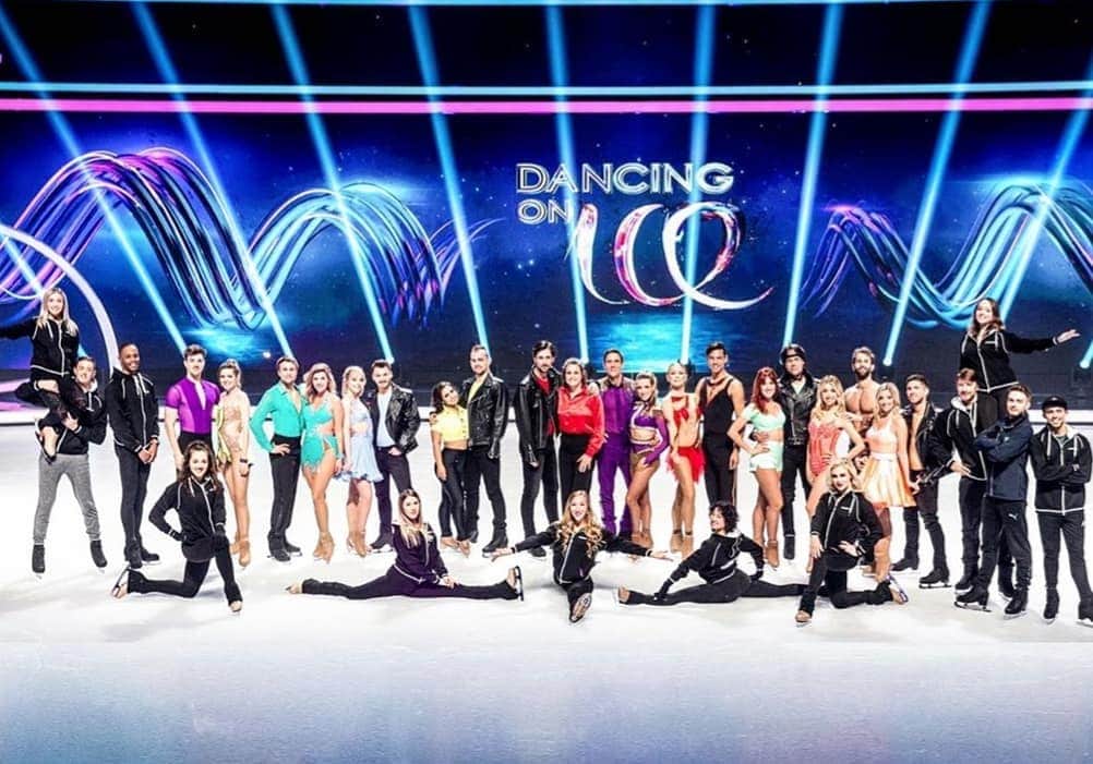 アレクセイ・ロゴノフのインスタグラム：「Участвуем в открытии телешоу "Dancing on ice" в Германии. Сегодня в 22:15 по Москве в прямом эфире на телеканале SAT.1 Совместно с командой @holidayoniceshows  Participate in the opening of the TV-show "Dancing on ice" in Germany. Today at 22:15 (Moscow time) live on the TV channel SAT.1 @dancingonice  Teilnehmen im eröffnung des fernseher-zeigen "Tanzen auf eis" in deutschland. Heute bei 20:15 leben am tv-sender SAT.1 @dancingonicesat.1 . . . #AlexeyRogonov #SAT1 #dancingonice #holidayonice #live #tvshow #фигурноекатание #figureSkating」