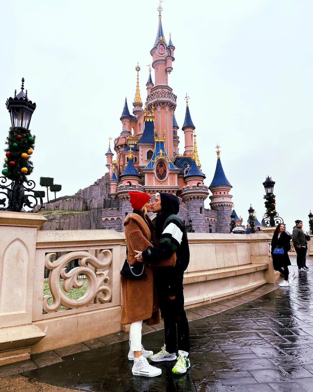 キアラ・フェラーニさんのインスタグラム写真 - (キアラ・フェラーニInstagram)「#TheFerragnez at Disneyland 💞」11月16日 3時06分 - chiaraferragni