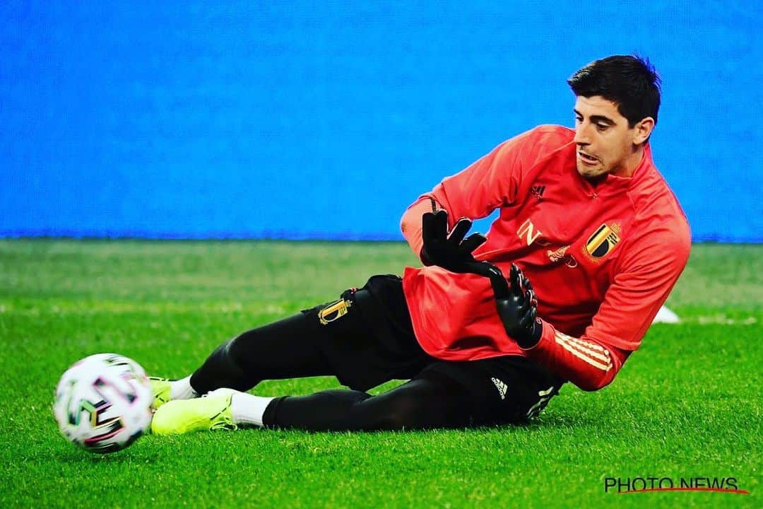 ティボ・クルトゥワのインスタグラム：「Ready for tomorrow! #comeonbelgium🇧🇪」