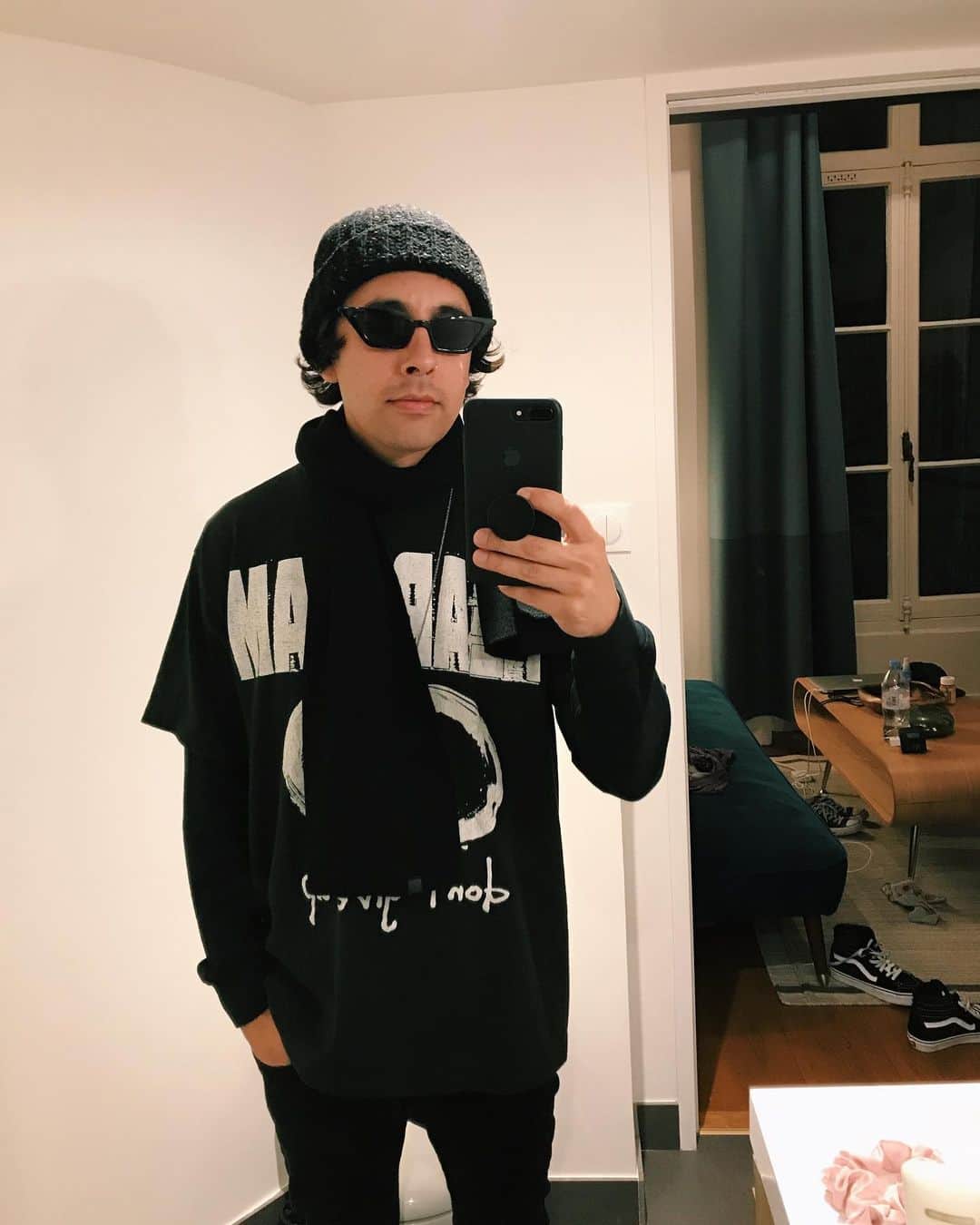 ヴィック・フエンテスのインスタグラム：「Paris changed me.」