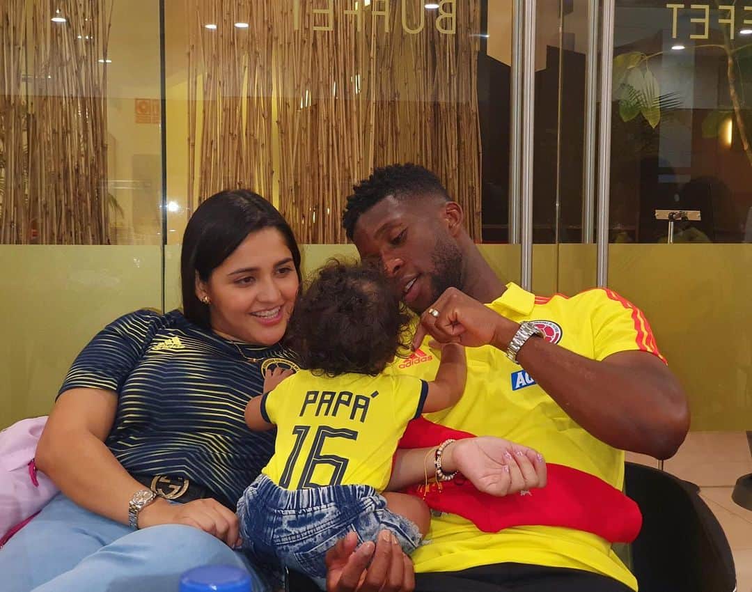 ジェファーソン・レルマのインスタグラム：「💛💙❤️」