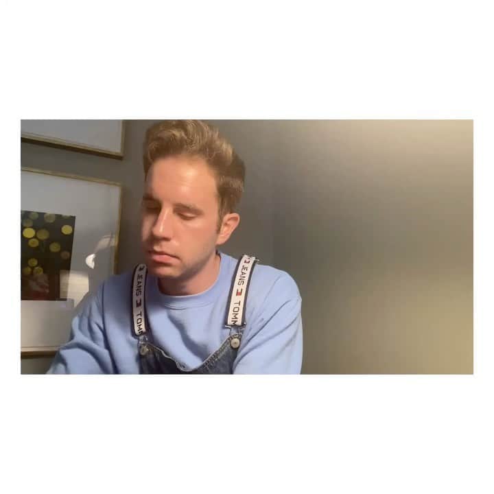 ベン・プラットのインスタグラム：「me singing billy joel」