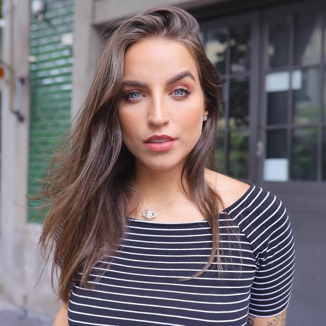 Bruna Unzuetaのインスタグラム：「3x4 sensual 😂」