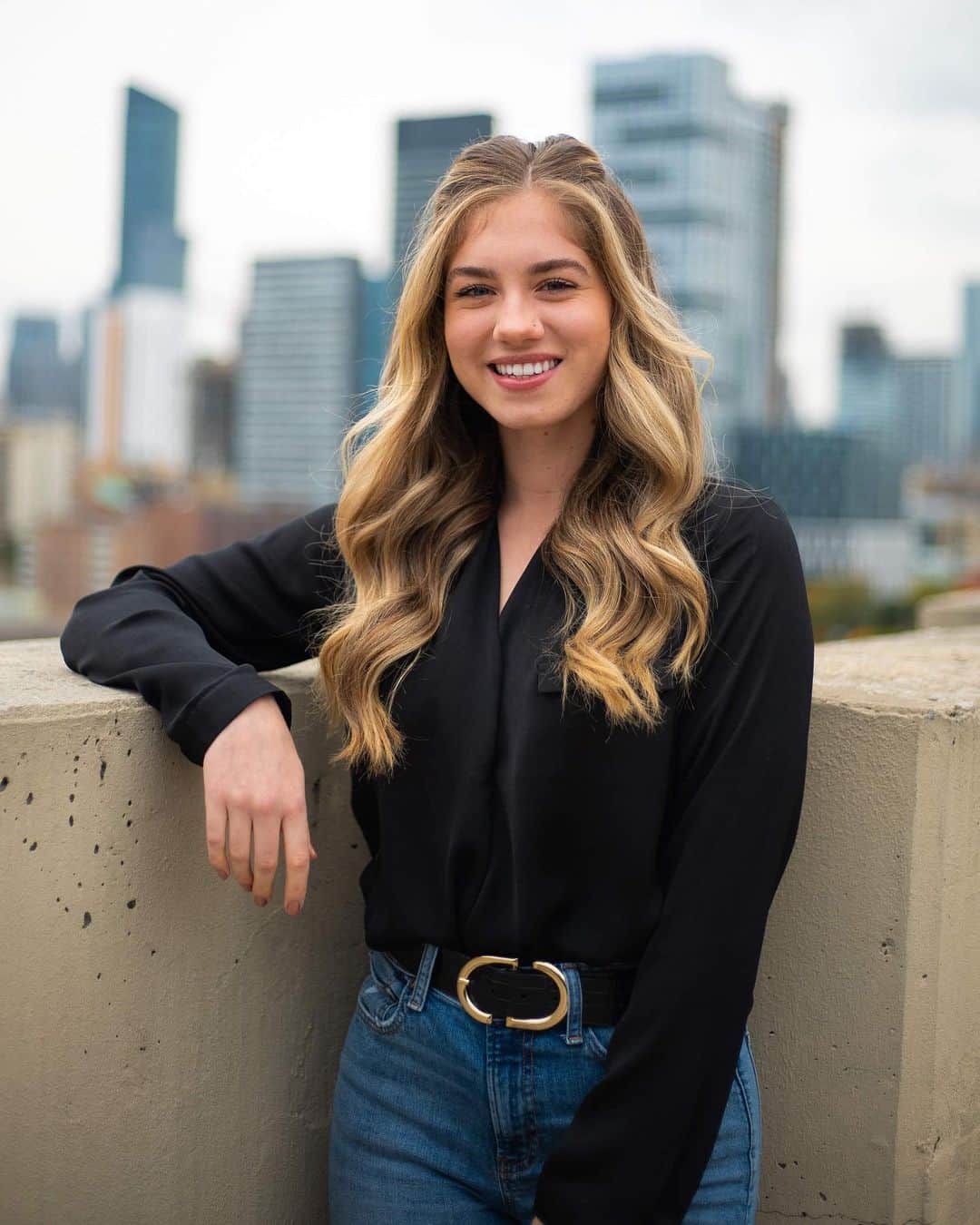 のインスタグラム：「This is my LinkedIn picture but I’m posting it on Instagram to establish a cohesive brand across all platforms」