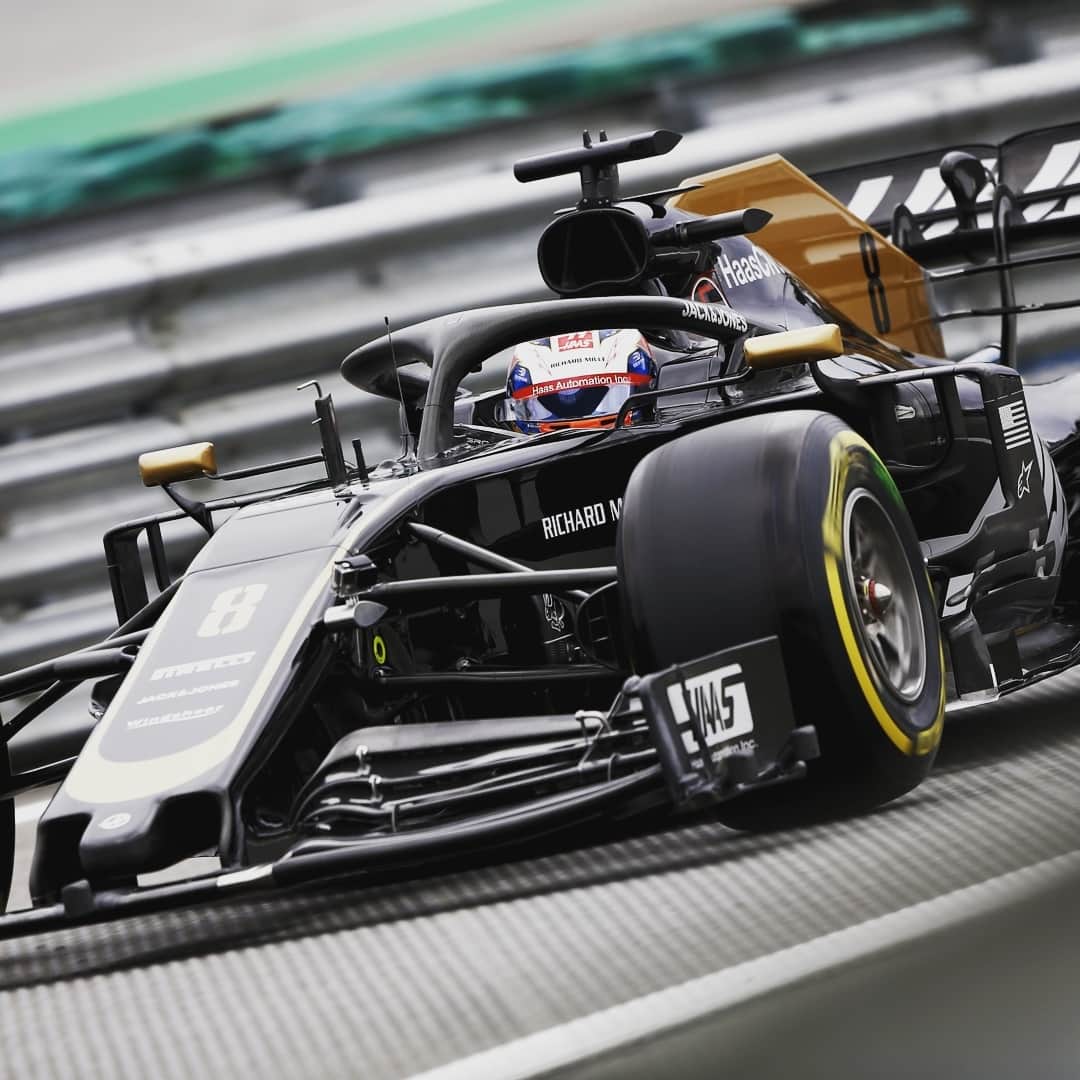 ロマン・グロージャンのインスタグラム：「Absolutely loving driving on this track. Some positive from today,let's keep pushing 💯💪🇧🇷 #r8g #braziliangp 📷@haasf1team」