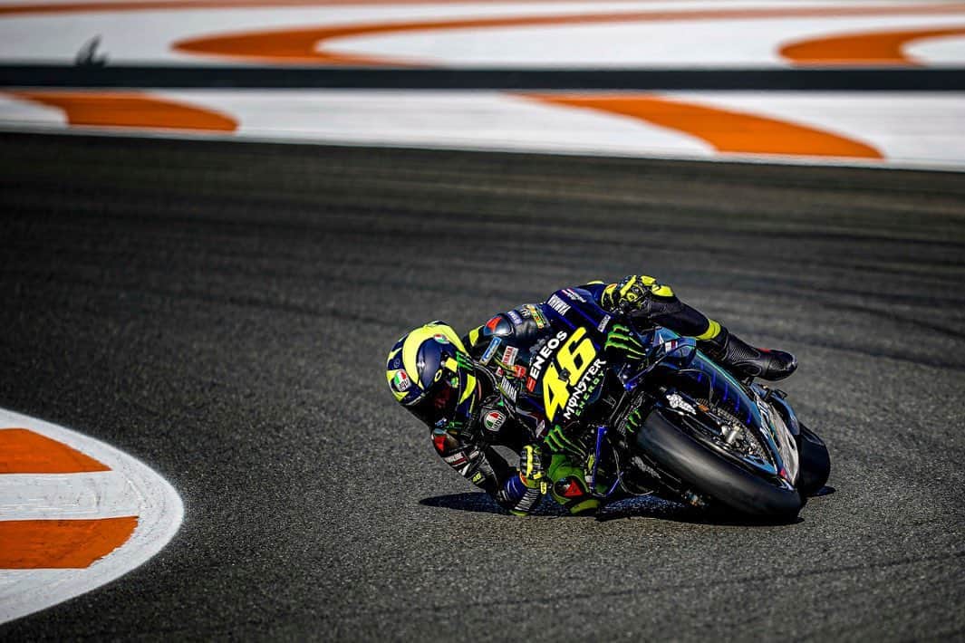 バレンティーノ・ロッシのインスタグラム：「Circuit Ricardo Tormo,Valencia  Friday,Free practice 📸 @falex79」