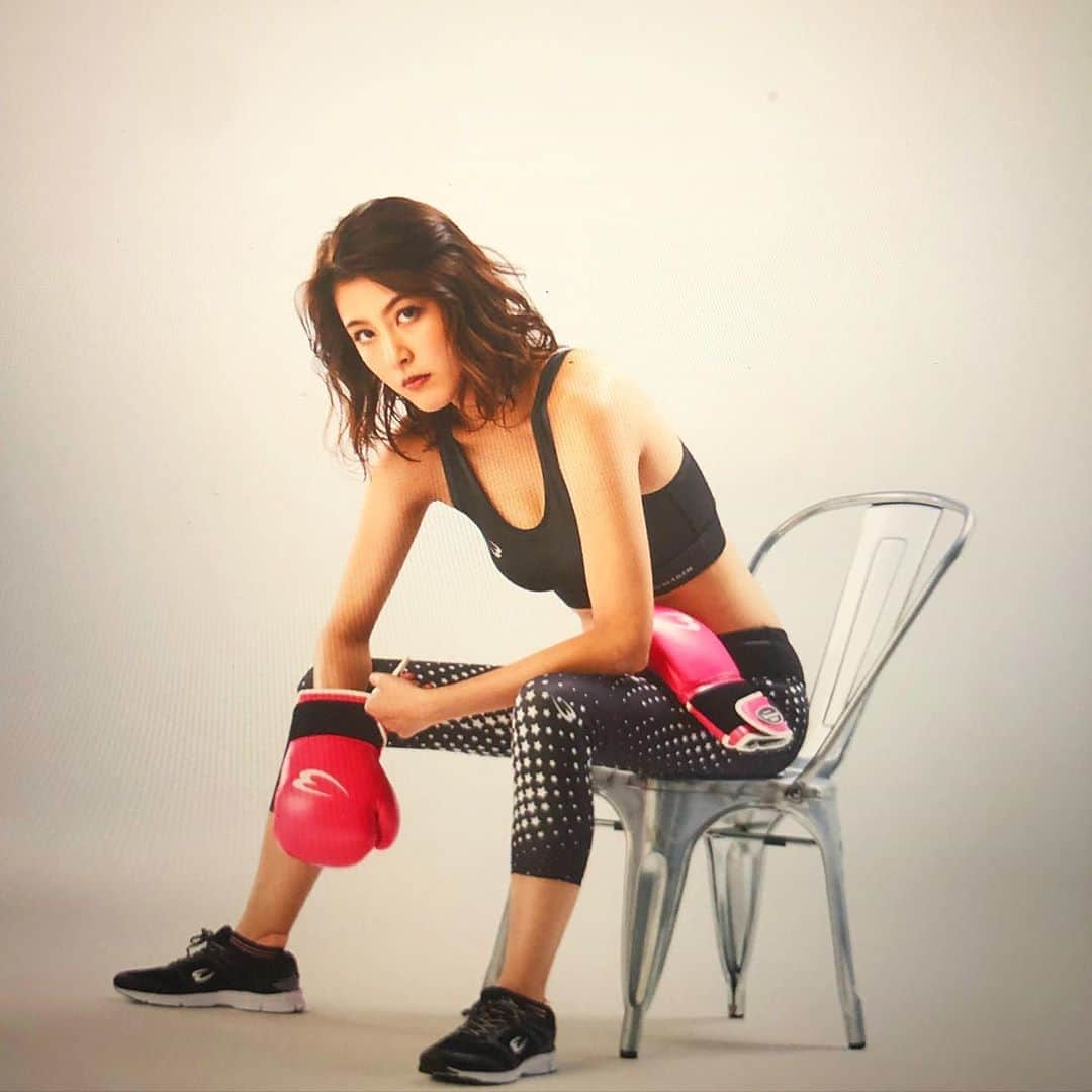 源崎トモエのインスタグラム：「@bodymaker  カタログ撮影📸 . #model #work  #bodymarker」