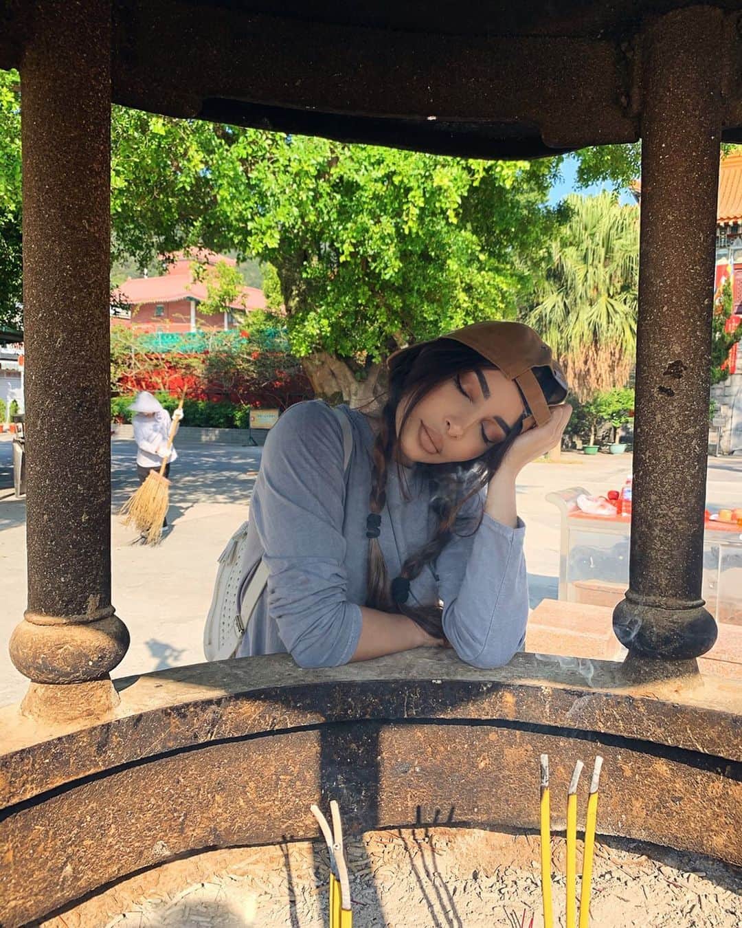 sananasさんのインスタグラム写真 - (sananasInstagram)「Make a wish 🌬✨#JavaisPasDautresElastiquesDontJudgeMe PS : Ceux qui ont loupé mes deux dernières vidéos, je vous ai posté mes favoris et flops du mois et un haul ! Go sur ma chaîne le lien est dans la bio 😘」11月16日 17時15分 - sananas2106
