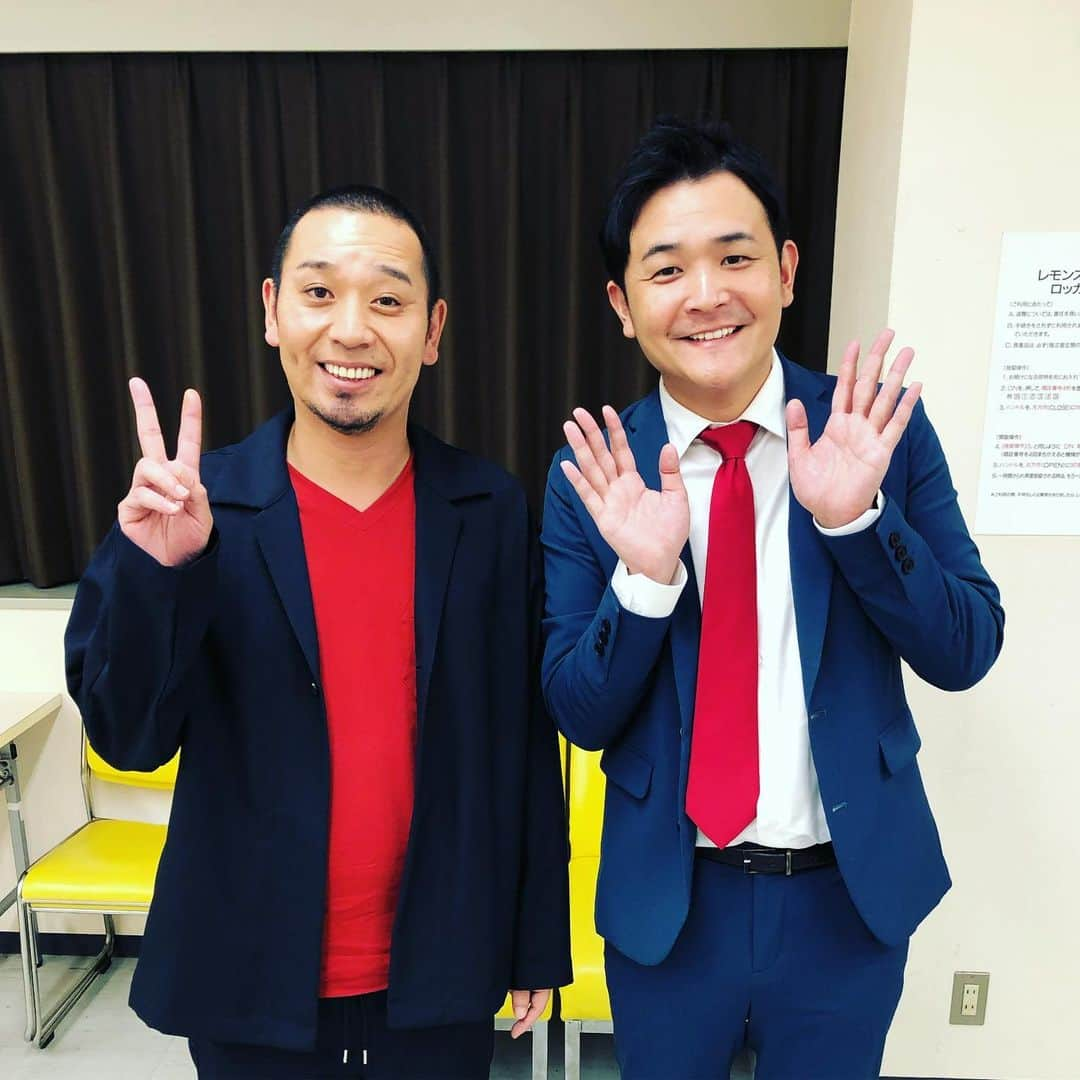 千鳥スタッフさんのインスタグラム写真 - (千鳥スタッフInstagram)「東京公演 追加席 販売決定❗️ 千鳥の単独ライブツアー『千鳥の大漫才2019』東京公演、機材席開放につき追加席販売しております✨  チケット取れなかった方は再度チャレンジしてみて下さい💨 詳しくはイープラスで検索して下さい😊  #千鳥 #大漫才 #東京 #LINECUBESHIBUYA #渋谷公会堂 #11月21日」11月16日 17時15分 - chidoristaff