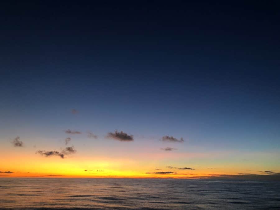 森郁月さんのインスタグラム写真 - (森郁月Instagram)「ずっと眺めていたい日の入り𓂃𓈒𓏸﻿ ﻿ ﻿ ﻿ ﻿ ﻿ ﻿ 小笠原諸島に﻿ たどり着くまで丸一日…﻿ 秘境の地に期待をふくらませて、﻿ なに色とも言えない空を眺めていました✨﻿ ﻿ にっぽんトレッキング100SP﻿ 「絶海の楽園・小笠原」﻿ が再放送されます〜！！﻿ 11月17日（日）﻿ ＮＨＫＢＳプレミアムにて﻿ 午後0時00分～ 午後1時30分﻿ ﻿ ﻿ ﻿ #トレッキング #登山 #絶景 #秘境 #小笠原諸島 #母島 #父島 #世界遺産 #固有種 #おがさわら丸 #東洋のガラパゴス #海 #夕日  #にっぽんトレッキング100」11月16日 17時17分 - katsukimori1227