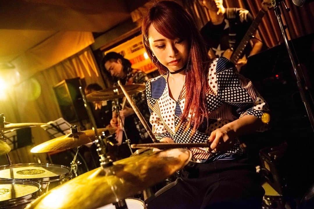 Marinaさんのインスタグラム写真 - (MarinaInstagram)「【2019.11.12 下北沢440】 . This is Bottoms vol.45 . Photo by Tomoko Mizushima (@kinocophoto) . . #Aldious #AldiousMarina #drummer #drums #dwdrums #sabian #vicfirth #drumstagram  #drumlife」11月16日 17時19分 - aldiousmarina