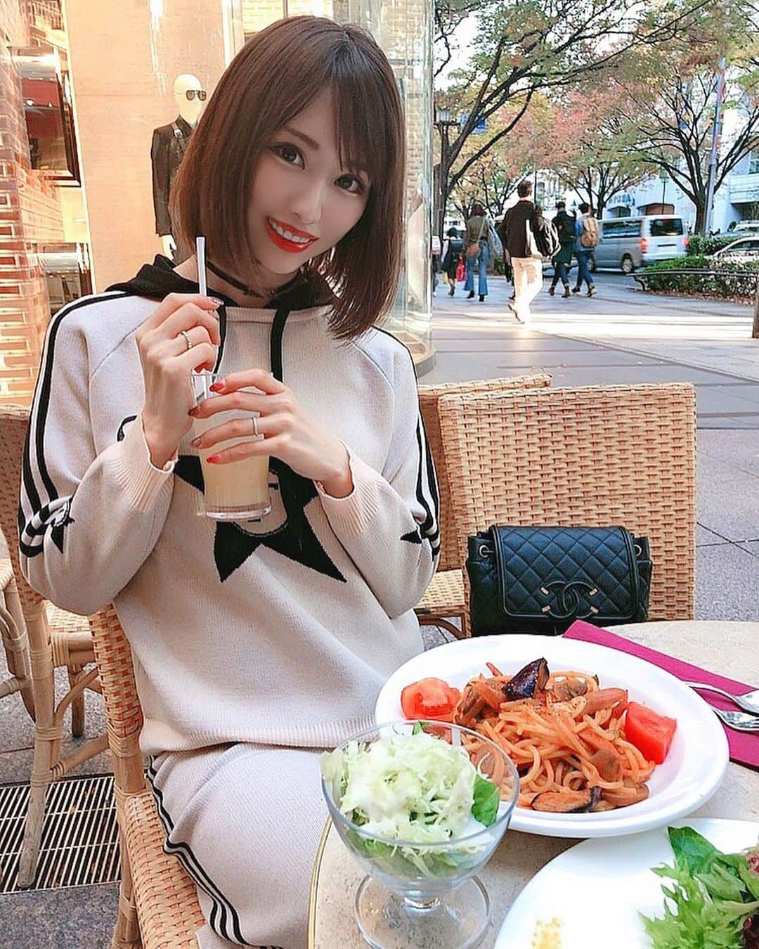 一ノ瀬恋さんのインスタグラム写真 - (一ノ瀬恋Instagram)「アニヴェルセルカフェ☕ ランチめちゃ美味しかった🥺❤️ 大好きなナポリタンとハンバーグ食べたよ😍 . この日は @selectshop.leeen のセットアップ着たよ🥰 . #表参道#女子会#ランチ」11月16日 17時39分 - mayu19900323