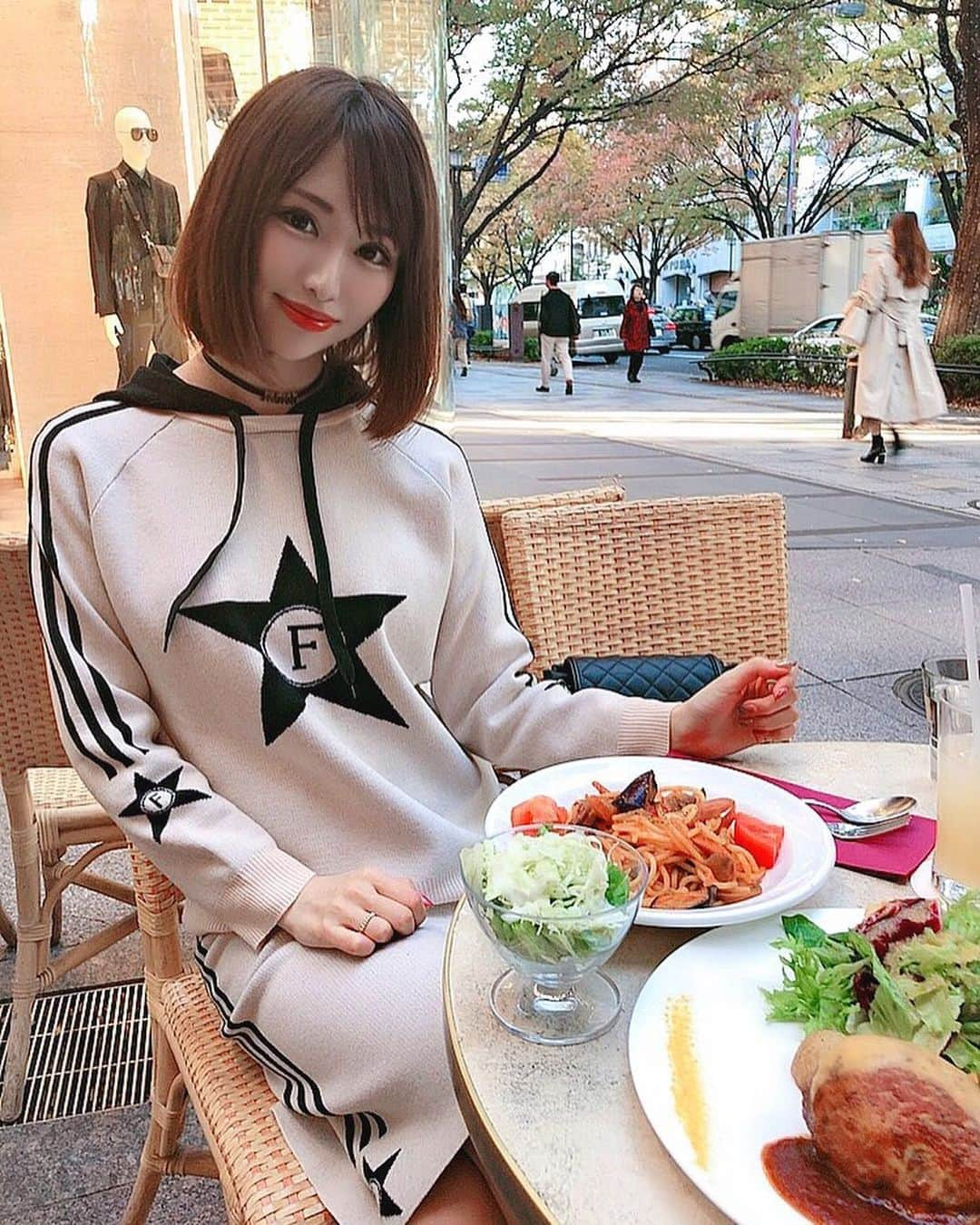 一ノ瀬恋さんのインスタグラム写真 - (一ノ瀬恋Instagram)「アニヴェルセルカフェ☕ ランチめちゃ美味しかった🥺❤️ 大好きなナポリタンとハンバーグ食べたよ😍 . この日は @selectshop.leeen のセットアップ着たよ🥰 . #表参道#女子会#ランチ」11月16日 17時39分 - mayu19900323