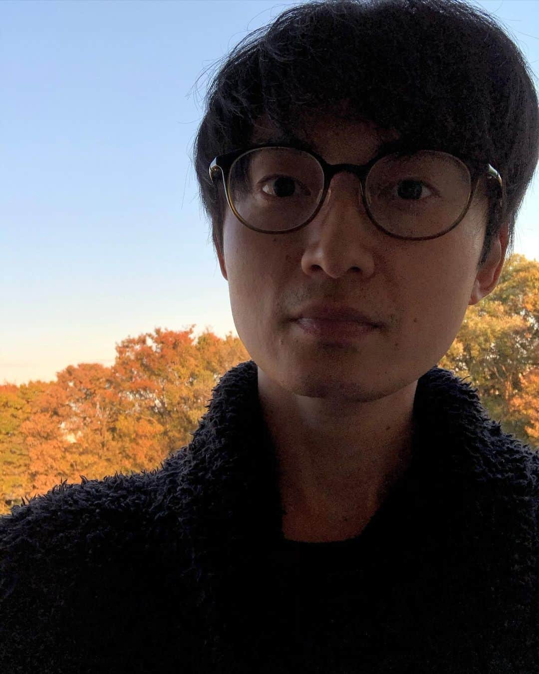 大石翔大さんのインスタグラム写真 - (大石翔大Instagram)「紅葉🍁×青空🔵×オフ石👓」11月16日 17時45分 - shodai_ohishi