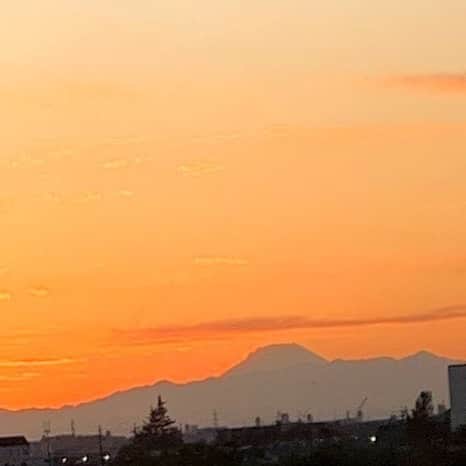 カイヤさんのインスタグラム写真 - (カイヤInstagram)「驚くほど美しいです Amazingly beautiful . . . . . . . . #caiya #川﨑介揶 #mtfuji #lovejapan #japan #beautiful #beauty #happiness #dreams #amazing #views #amazingviews #sunset #sunsetlover #photooftheday #glorious #grateful  #myheart #loveit」11月16日 18時19分 - caiya.kawasaki