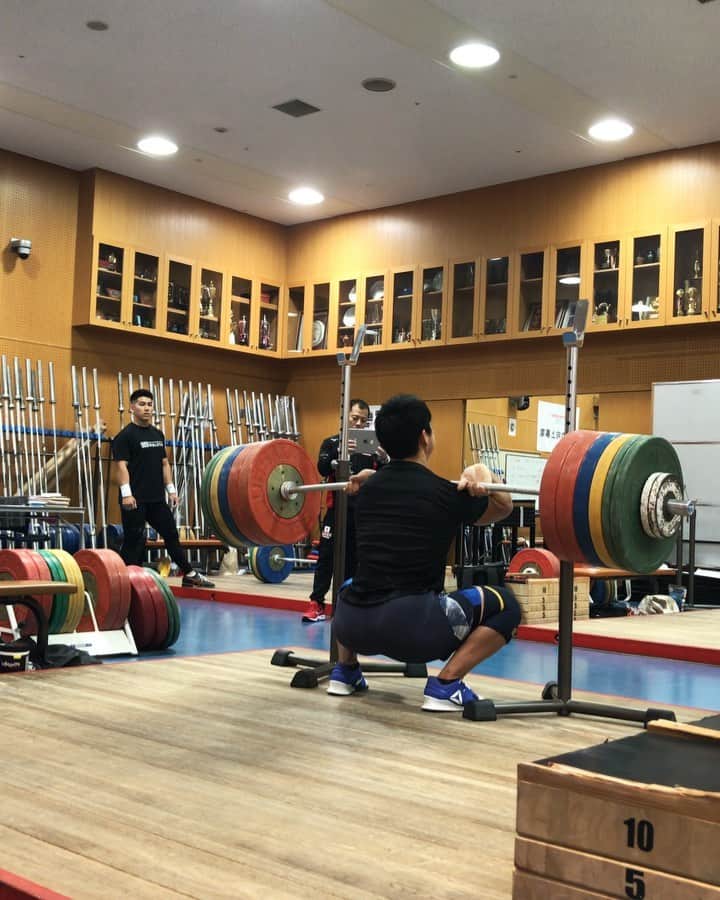 山本俊樹のインスタグラム：「- front squat 250 KG  #ウエイトリフティングやろうぜ #weightlifting #snatch #cleanandjerk #squat #deadlift  #耐えて勝つ #率先垂範 #山本俊樹 #LEGACYLIFTER #nano9」