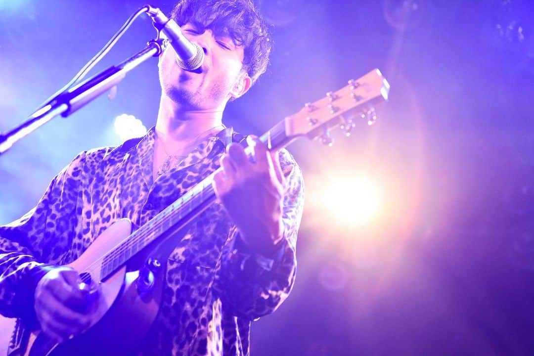 KENNY（吉原健司）さんのインスタグラム写真 - (KENNY（吉原健司）Instagram)「𝔗𝔥𝔯𝔬𝔴𝔟𝔞𝔠𝔨 𝔱𝔬 𝔈𝔄𝔖𝔜 𝔱𝔬𝔲𝔯... #LIVE#SHIBUYA#渋谷#EASY#TOUR . hairmake by @yudai_pells / @pellshair」11月16日 10時47分 - kenny_yoshihara